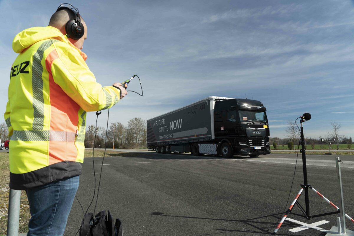 Mobility Study on Low-Noise Logistics"