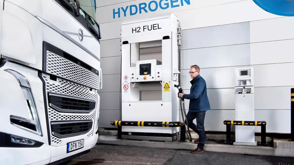 Volvo hydrogen fuel cell truck refuelling copy